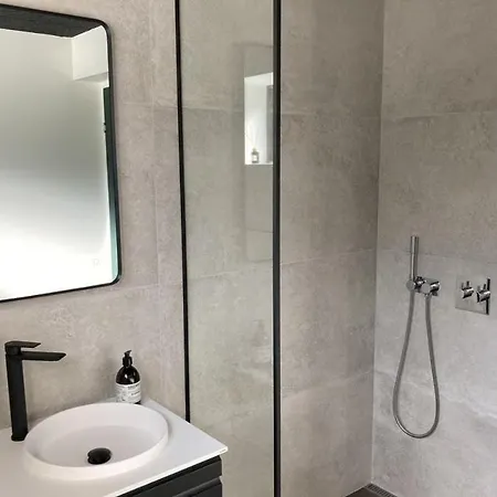 Simple Living And Outdoor Life At Helnaes بيت للعطل *